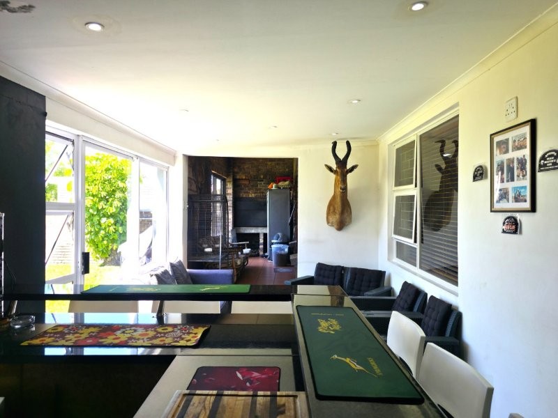 3 Bedroom Property for Sale in Wavecrest Eastern Cape